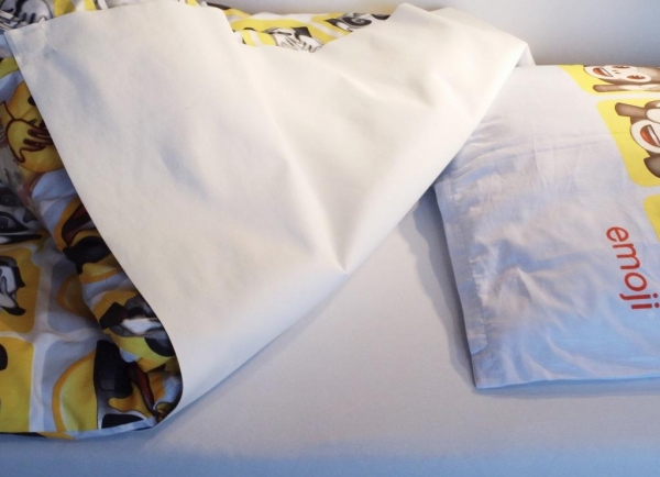Schutz für die Bettdecke bei Einnässen